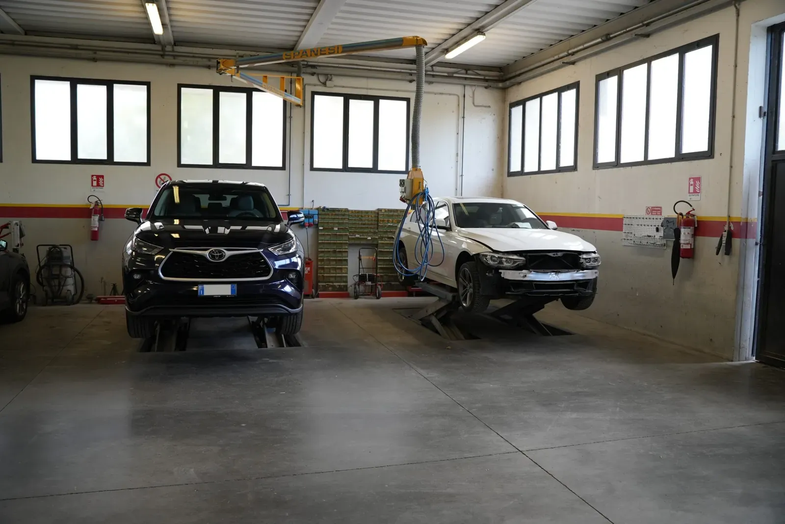 Officina e area riparazione auto Carrozzeria La Cordenonese
